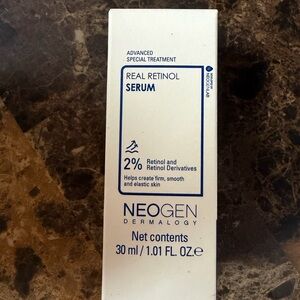 Real Retinol Serum - White